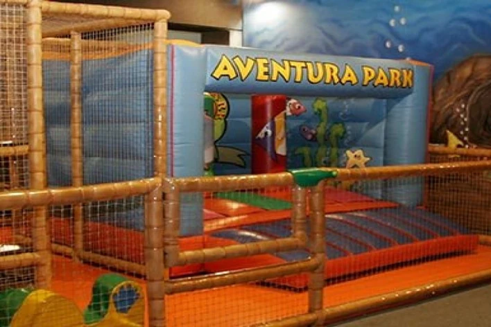 Mundo submarino marino – parque infantil de bolas Badalona Aventura Park