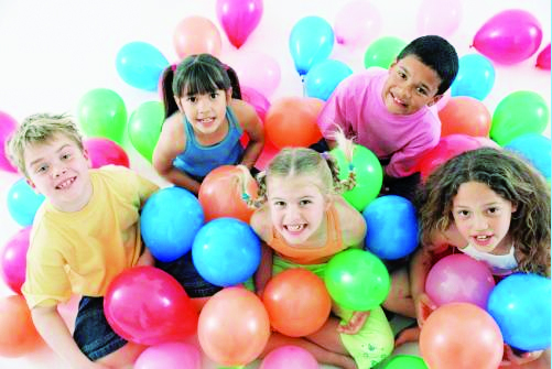 7 ideas para fiestas infantiles con globos hinchables